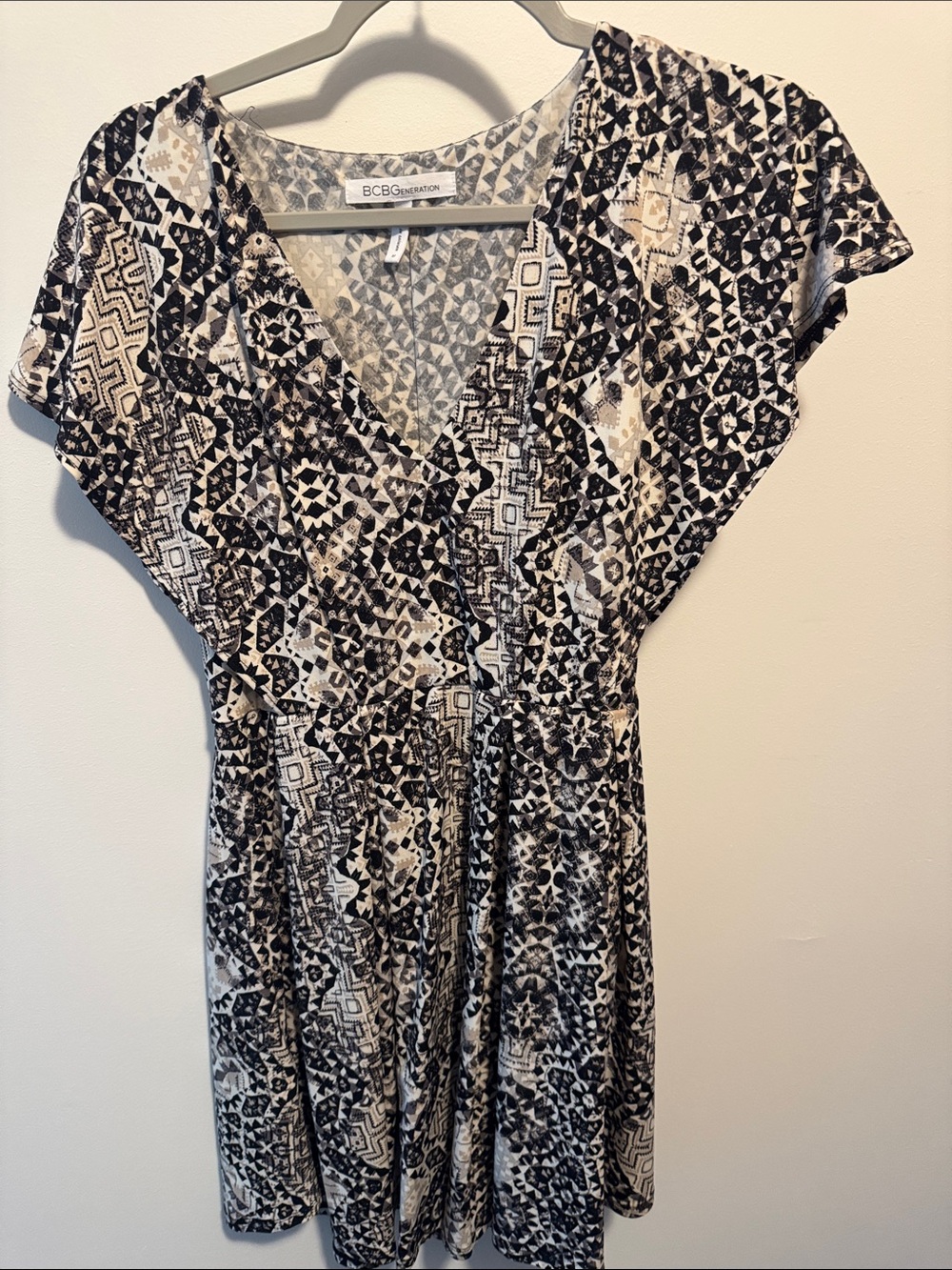 BCBGeneration Black & Cream Patterned V-Neck Dress